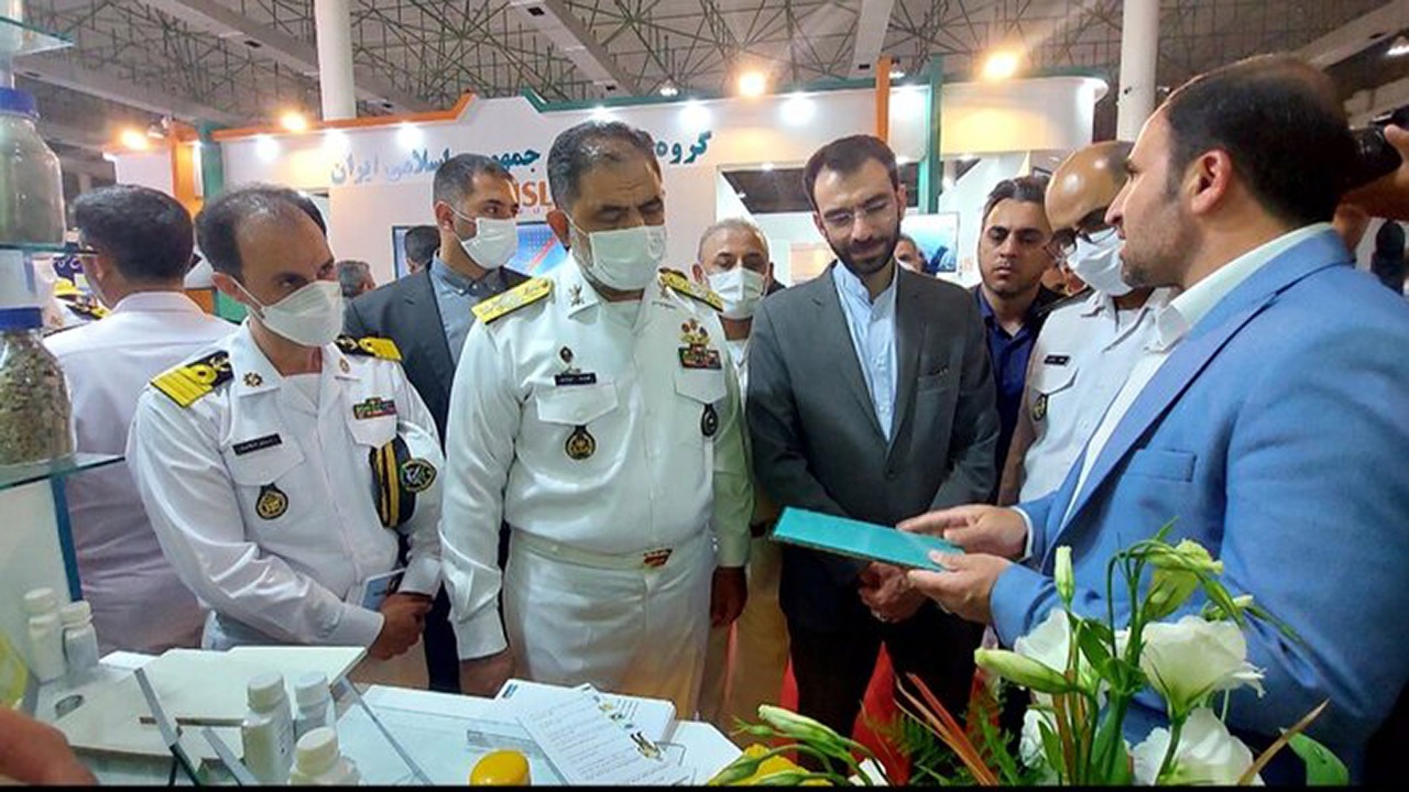 بازدید فرمانده نیروی دریایی ارتش از نمایشگاه صنایع دریایی