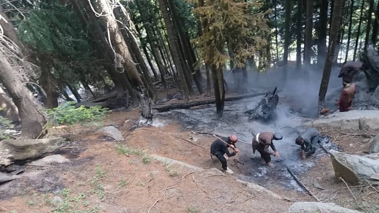 ادامه آتش سوزی در جنگل‌های نورستان افغانستان