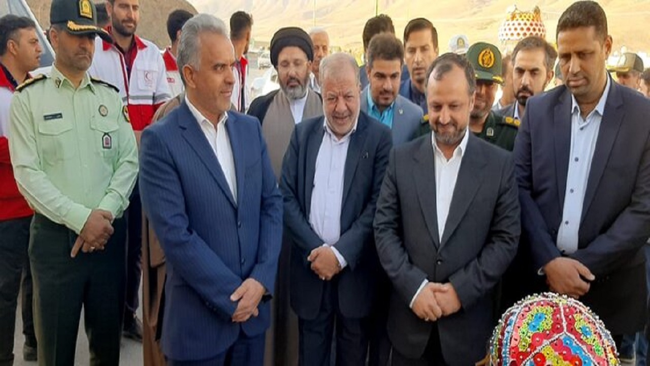 وزیر اقتصاد وارد خوانسار شد