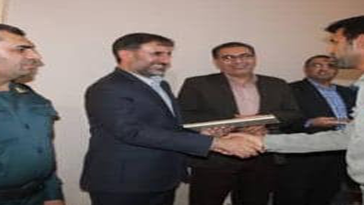 تجلیل از محیط بانان لارستان
