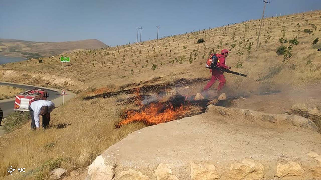 مانور عملیاتی اطفاء حریق در مهاباد برگزار شد