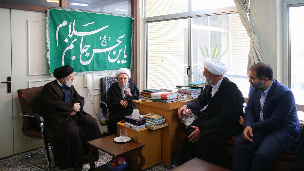 دیدار رئیس جمهور با آیت‌الله ناصری دولت‌آبادی