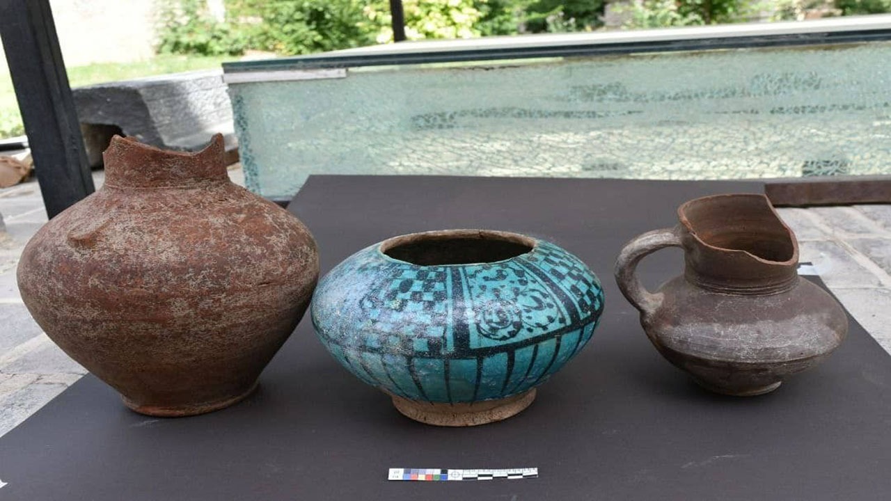 کشف ۴ کوزه سفالی در بجنورد