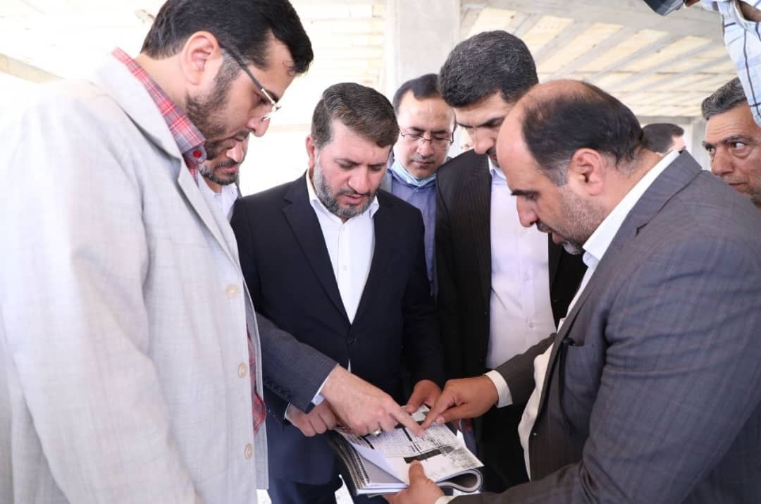 بازدید میدانی استاندار یزد از روند ساخت طرح‌های نهضت ملی مسکن