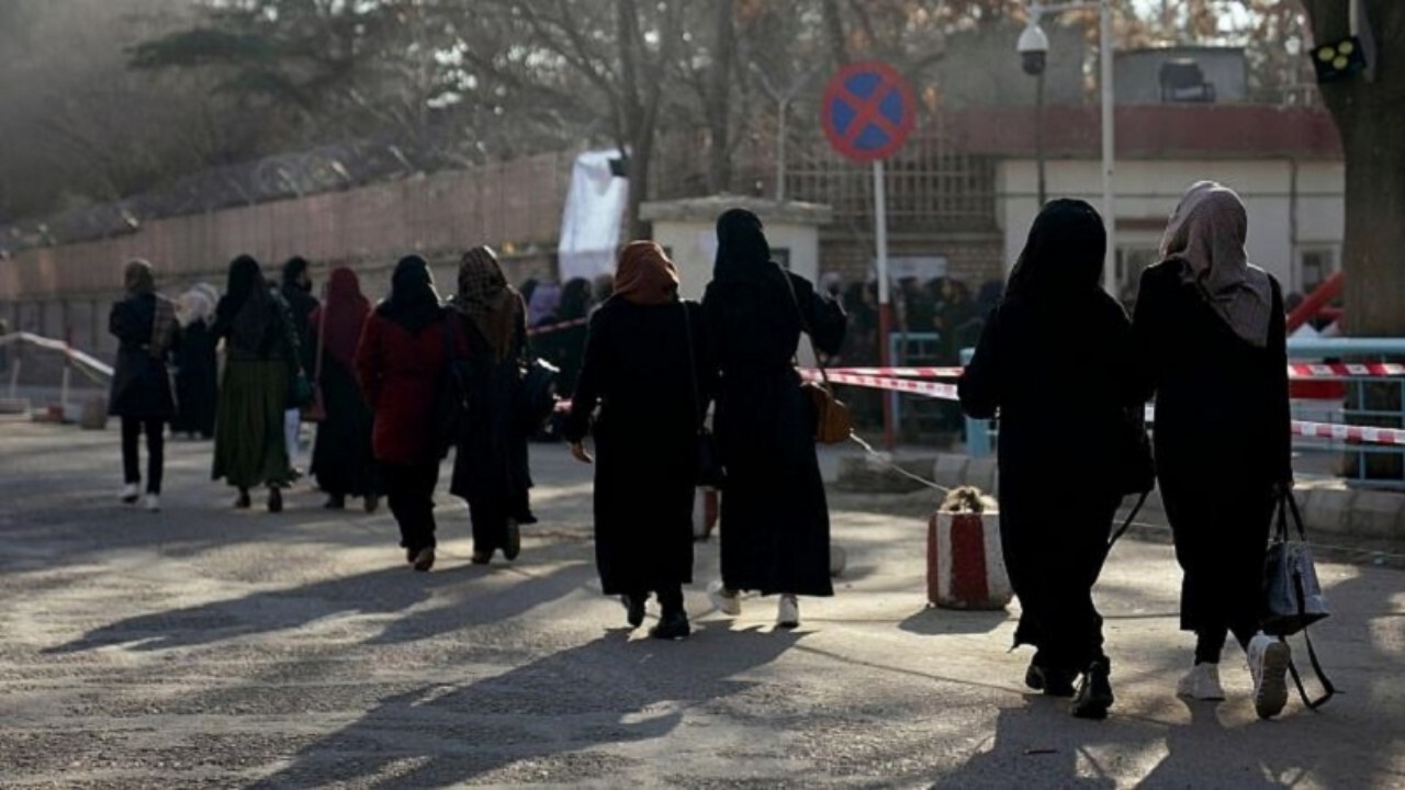 ۳۰ دانشجوی دختر در تخار بازداشت شدند