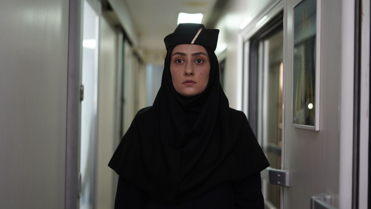 اپیزود «مهماندار» برای مخاطب قصه تعریف می‌کند