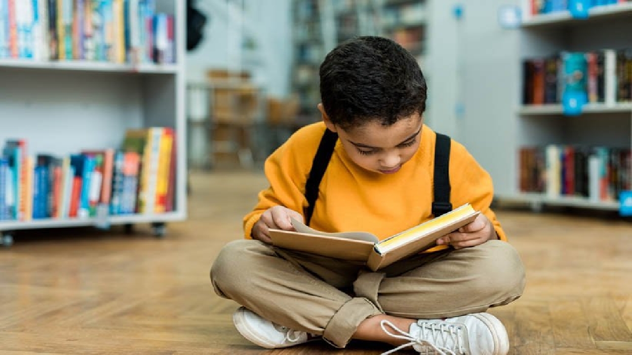 بحث و گفت‌وگو درباره کتاب، یکی از روش‌های کتاب‌خوانی نوجوانان