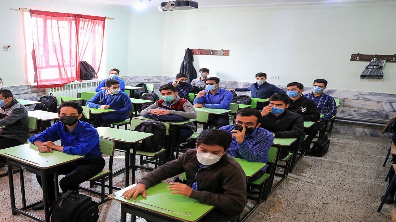 دانش آموزان و معلمان در تنگنا قرار دارند