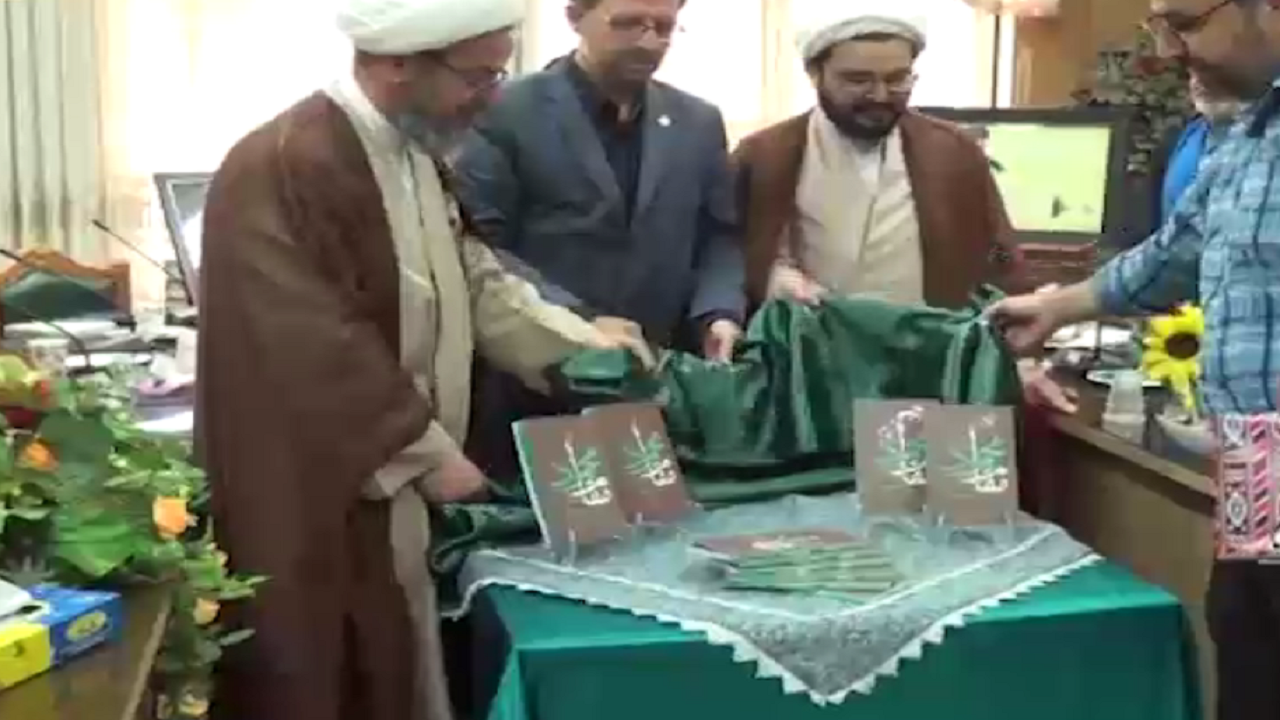 رونمایی از کتاب مقام محمود در دامغان