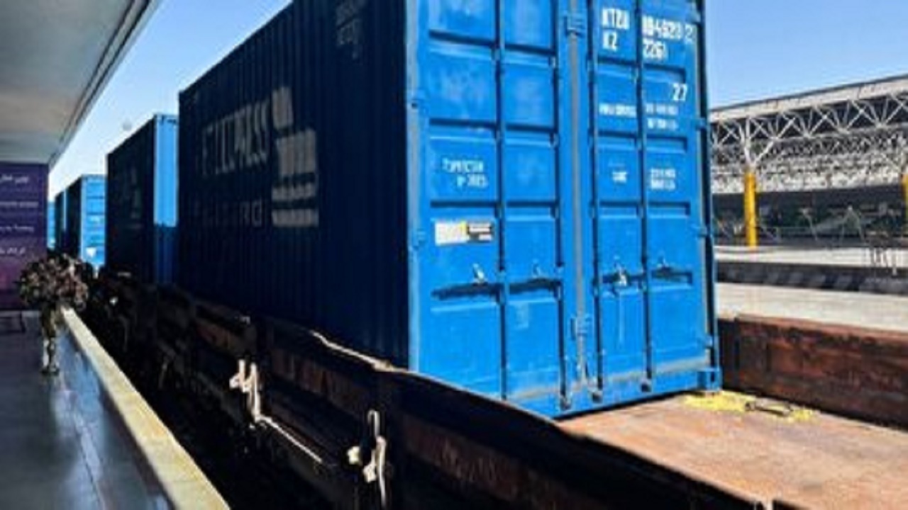 ورود نخستین قطار کانتینری و ترانزیتی از مرز اینچه برون