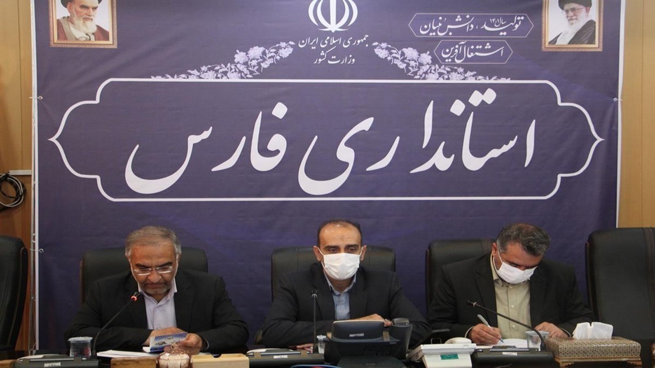 معرفی سه دانش آموز فارسی درشورای آموزش وپرورش استان