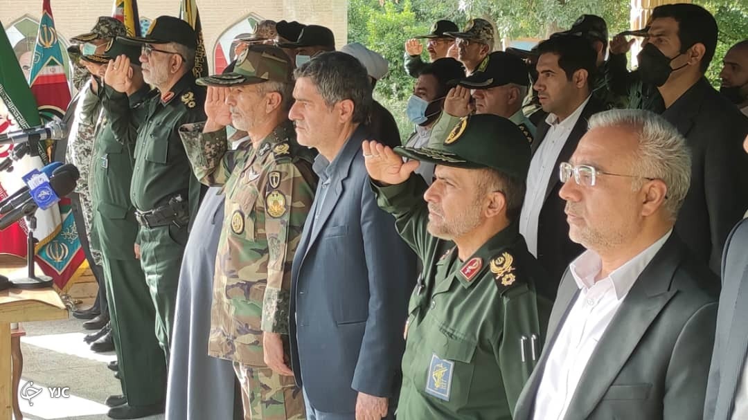 صبحگاه مشترک نیرو‌های مسلح استان فارس