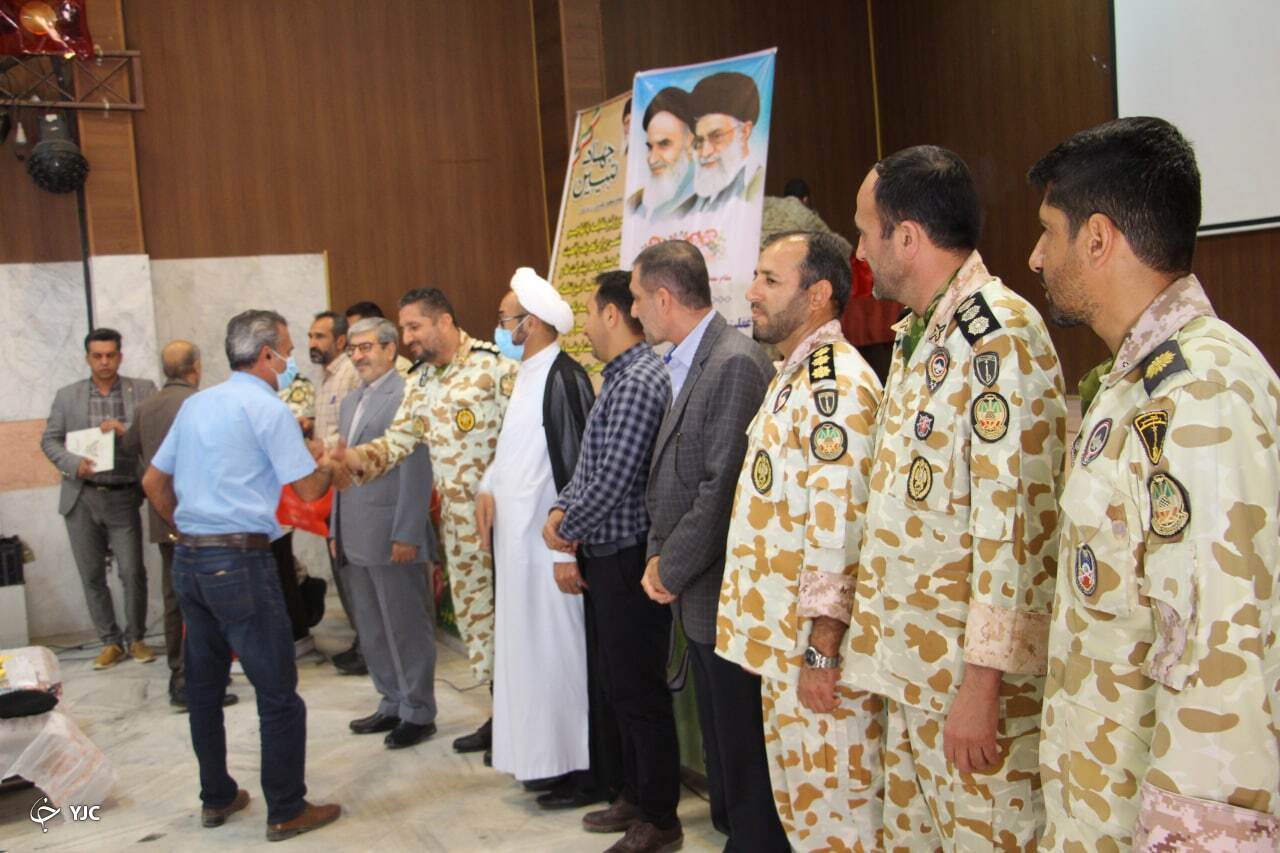 از پیشکسوتان و یادگاران دفاع مقدس تیپ ۵۵ هوابرد تجلیل شد.