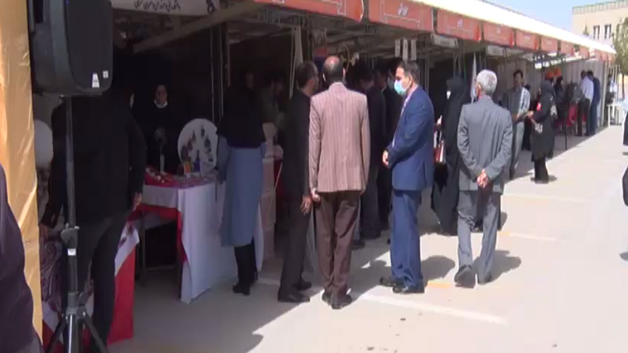 برپایی نمایشگاه کارآفرینی دانشجویان در سمنان