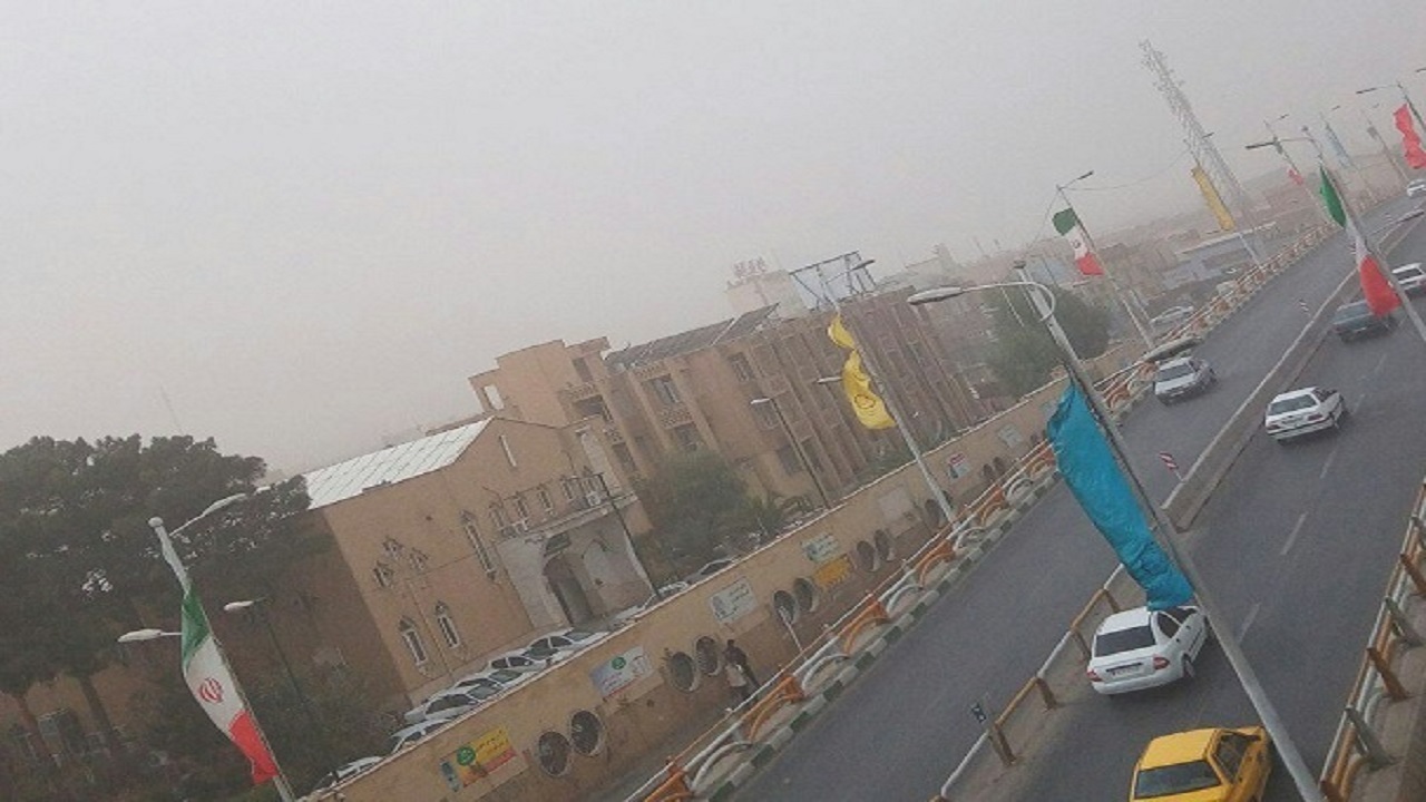 آلودگی هوا قم را به تعطیلی کشاند
