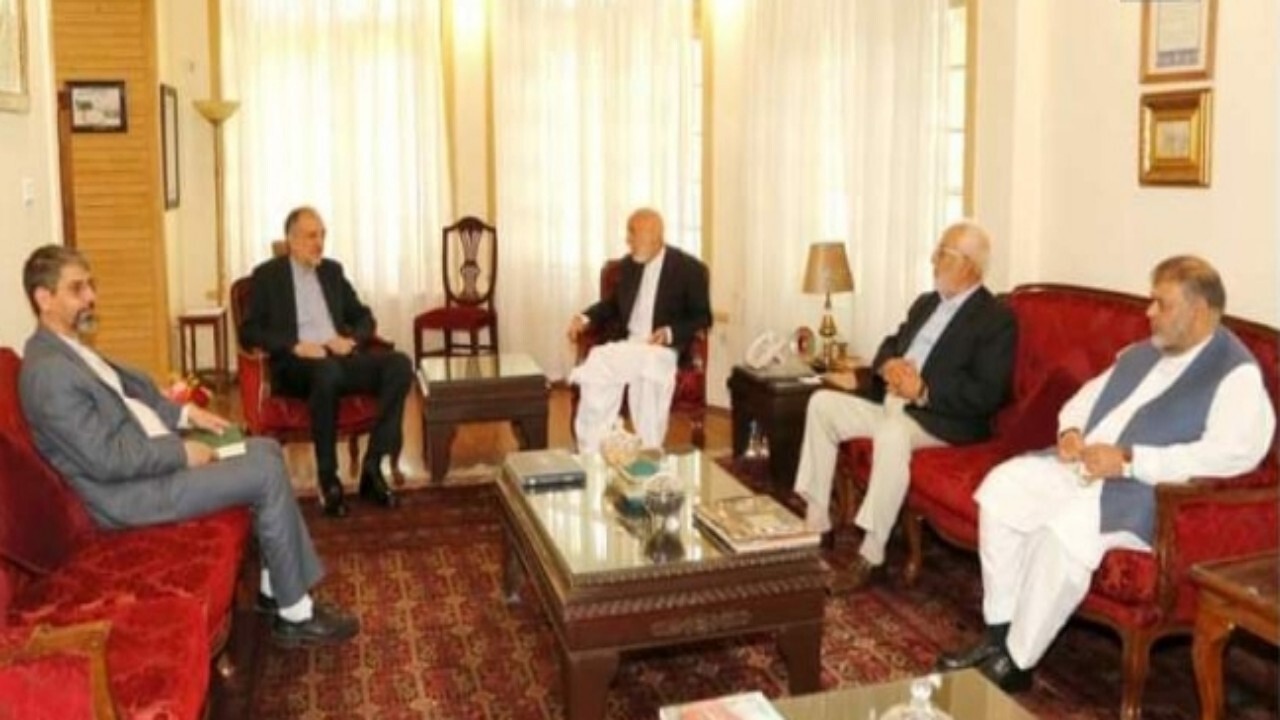 حامد کرزی و بهادر امینیان اوضاع افغانستان را بررسی کردند
