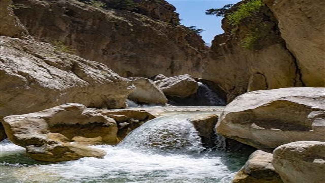 کاهش خروجی چشمه روزیه از منابع مهم تامین آب سمنان