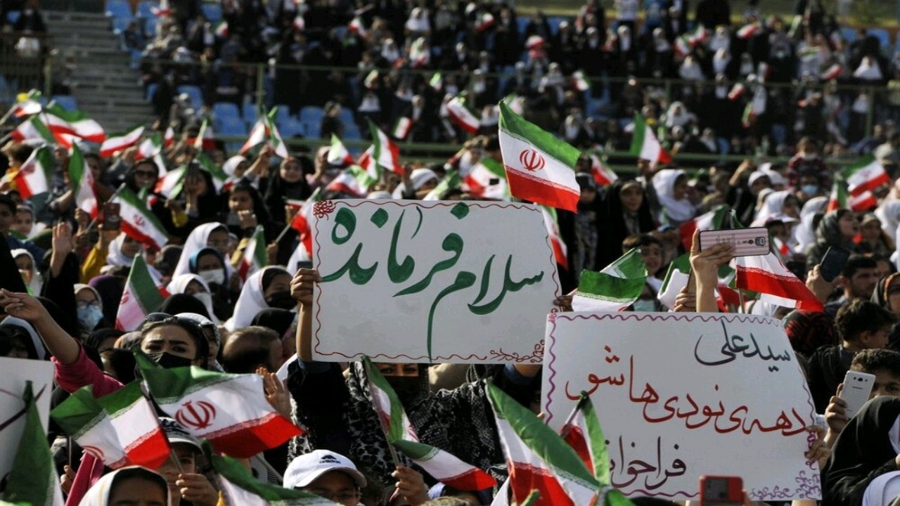 اجتماع بزرگ همخوانی سرود "سلام فرمانده" در گرگان و گنبدکاووس