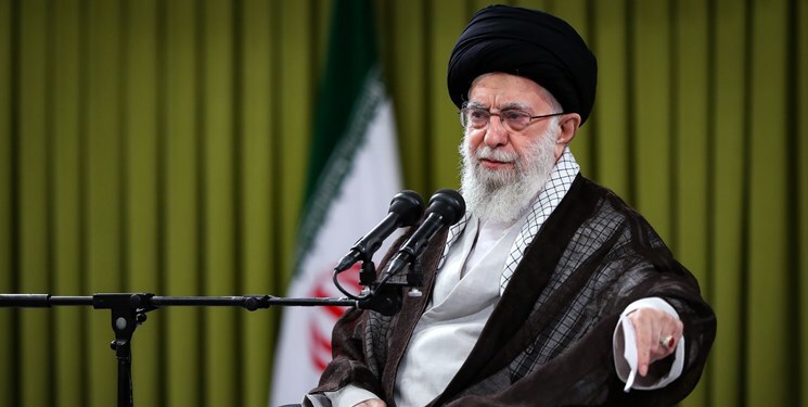 رهبر انقلاب: اساتید بسیجی در همه زمینه‌ها پیشران باشند