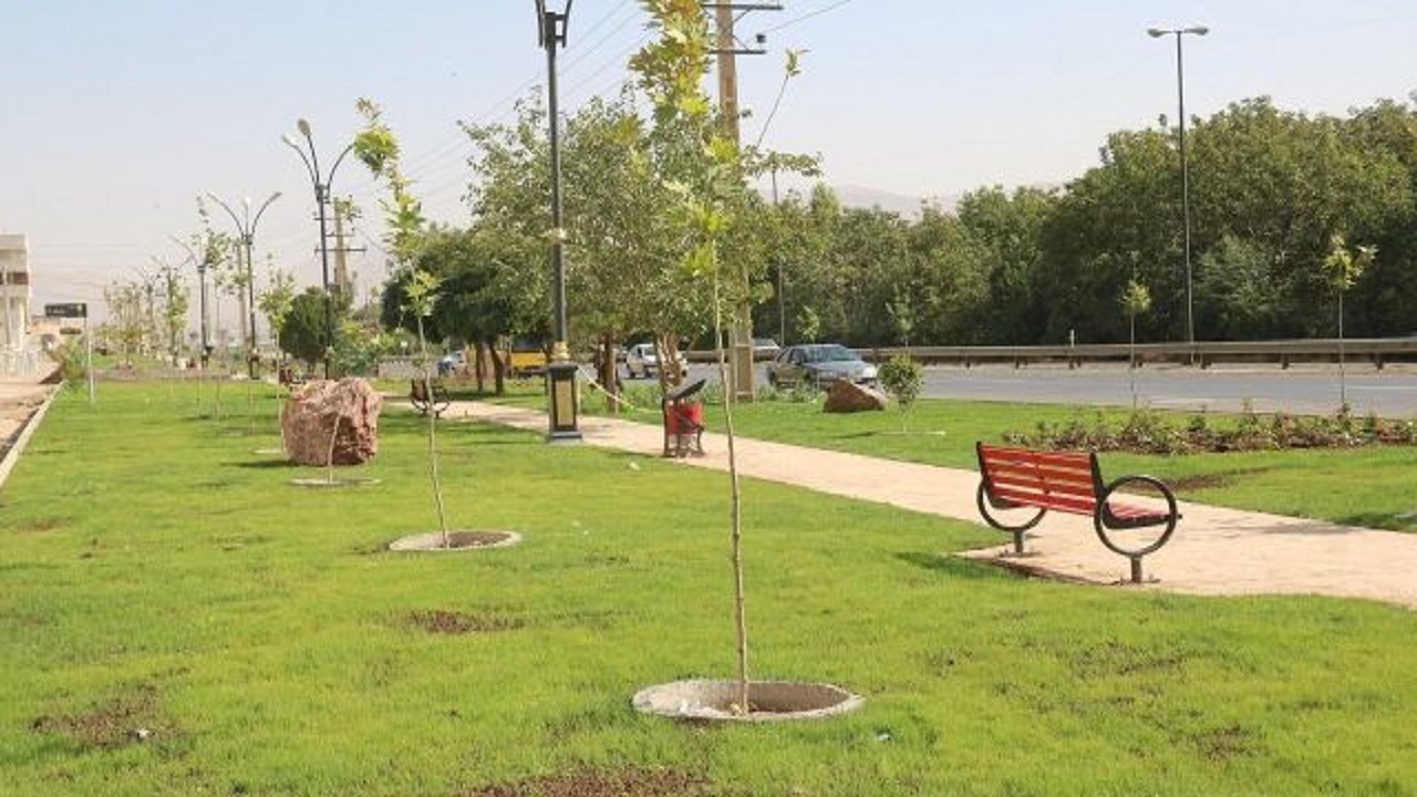 آغاز عملیات احداث ۷ هزار مترمربع فضای سبز در بلوار کردستان