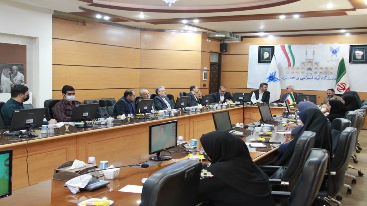 اشتغال به تحصیل ۱۶ هزار دانشجو در دانشگاه‌های آزاد اسلامی استان یزد