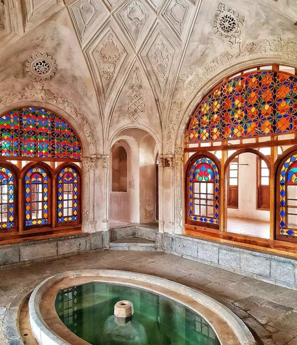 عمارت تاریخی خسروآباد نگاهی به تاریخ در عمارت خسروآباد نمایی از عمارت خسروآباد در سنندج