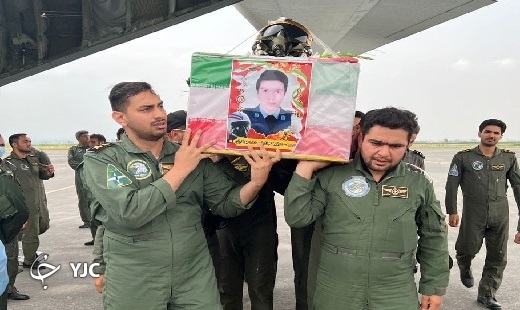 استقبال از پیکر خلبان شهید در فرودگاه بین المللی گرگان