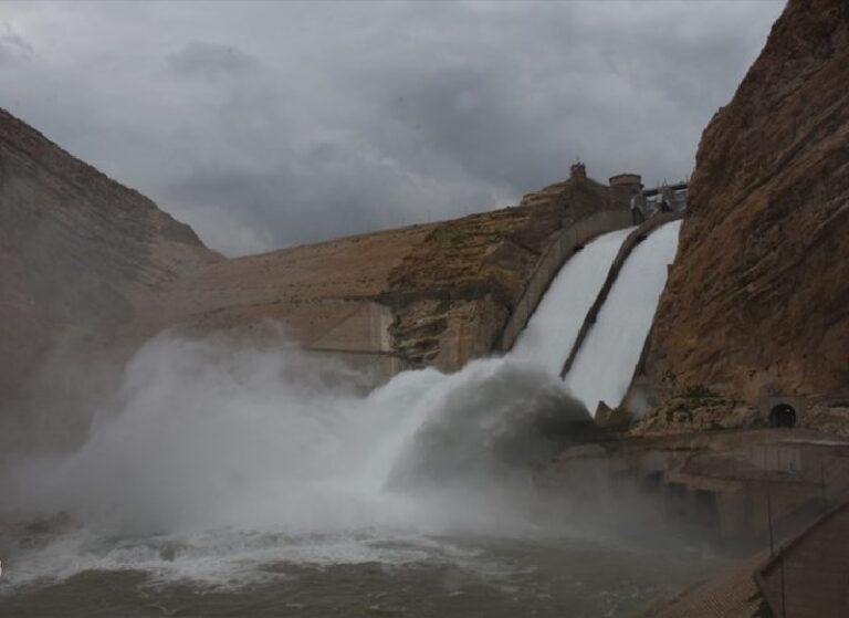 رها سازی آب از سد مارون بهبهان