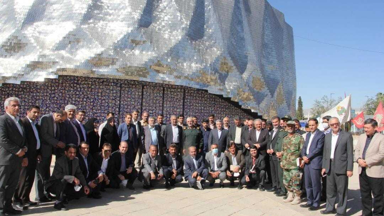 ضرورت ایجاد نماد‌های شهدای فرهنگی و دانش آموز فارس در باغ موزه دفاع مقدس