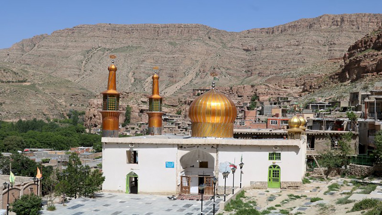 بارگاه امام محمدباقر اسفیدان (ع) توسعه می‌یابد