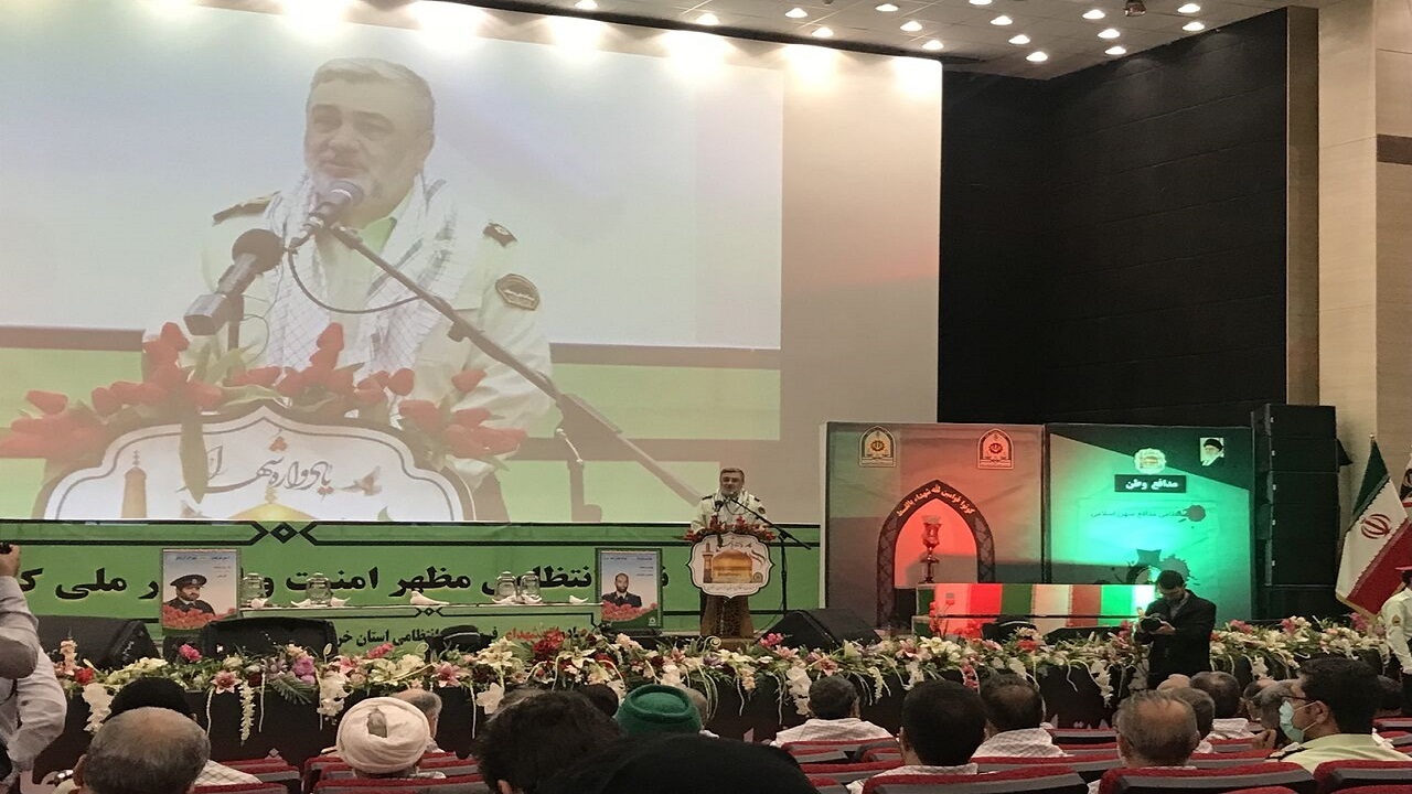 یاد شهدا هجمه‌ دشمنان را خنثی می‌کند