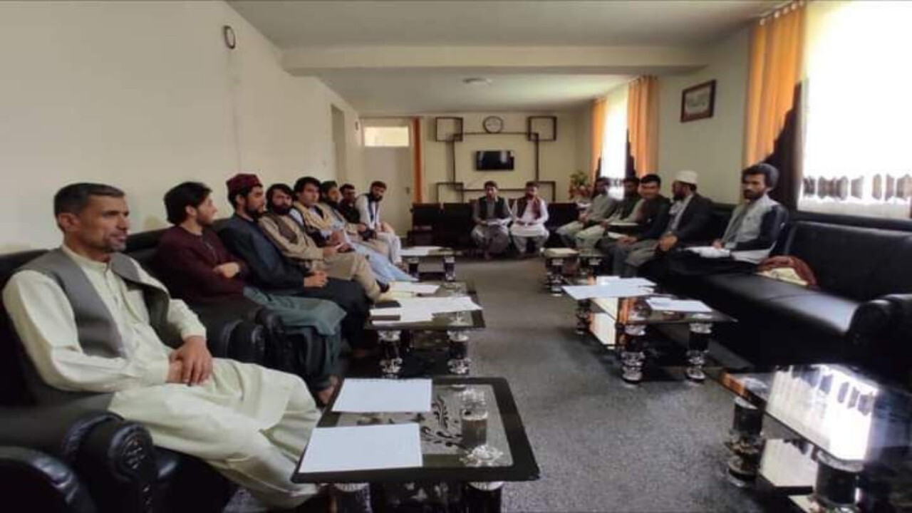 نگرانی خبرنگاران تخار از وضعیت بد اقتصادی رسانه ها + تصاویر