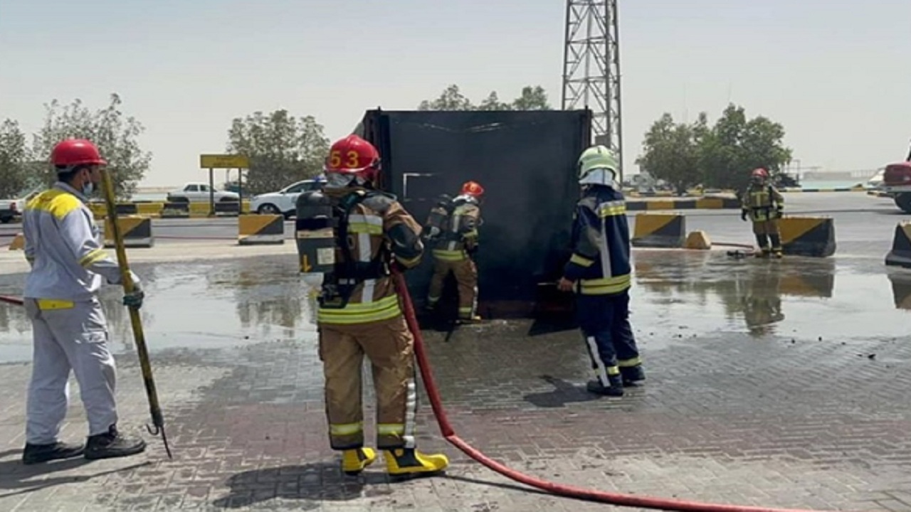 تمرین مهار آتش سوزی کالای خطرناک در بندر بوشهر برگزار شد