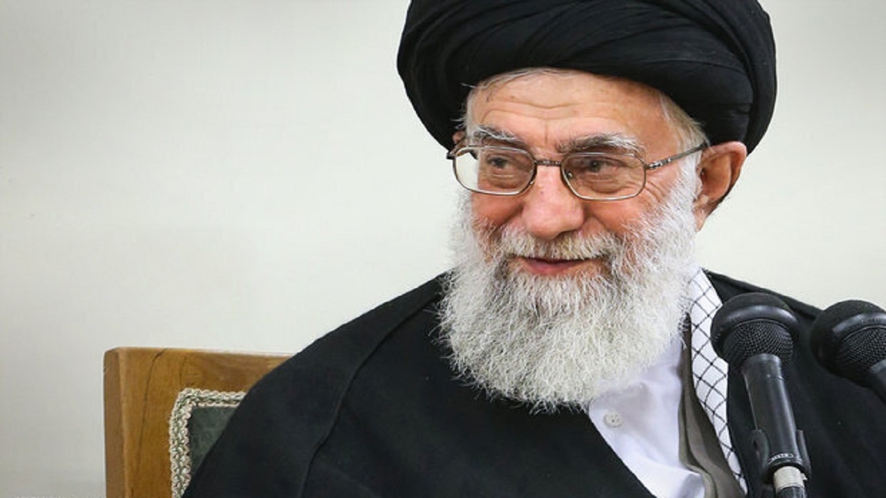 تقدیر رهبر انقلاب از قاری قرآن دیدار نمایندگان مجلس