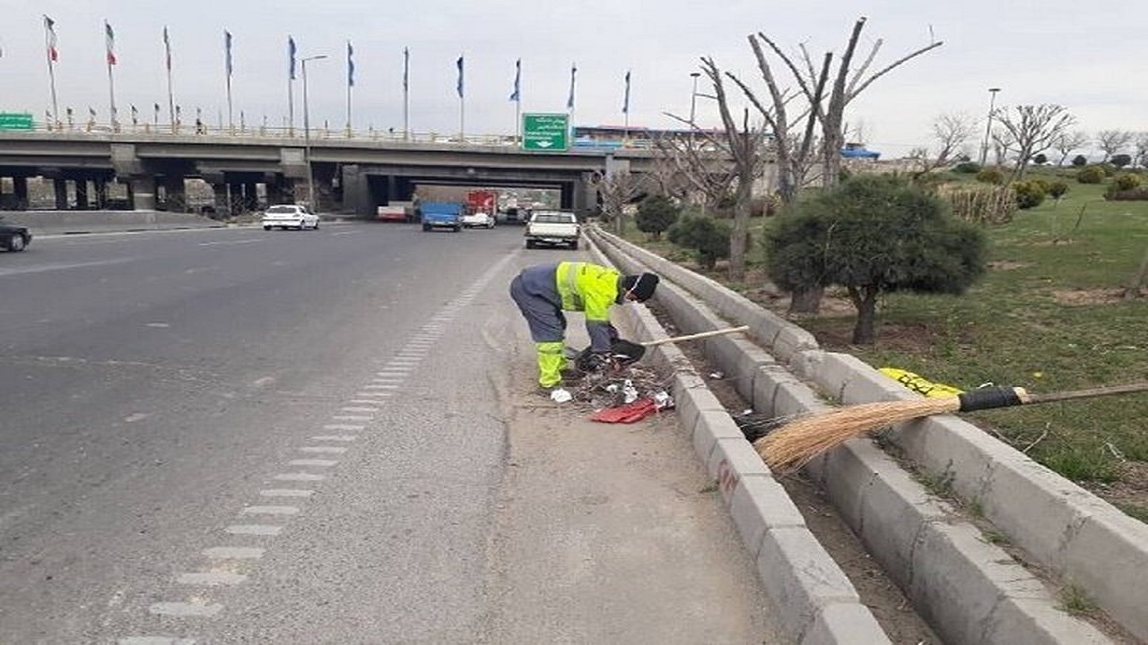 ممنوعیت استفاده از نیروی کارگری برای نظافت بزرگراه‌های اصفهان از ابتدای تیر
