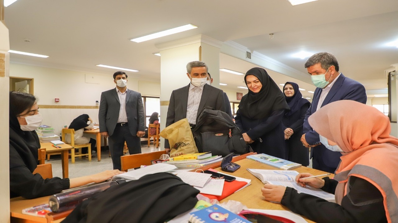 دوستی با کتاب باید در نسل جوان تقویت شود