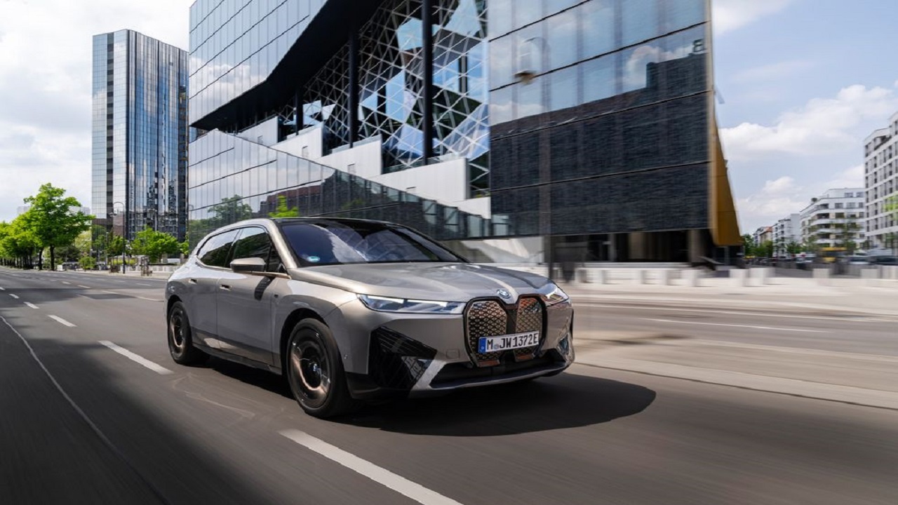 بی ام و iX M60 سال 2023 معرفی شد