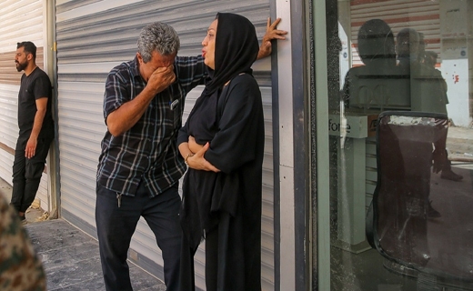 تصویری از بازماندگان قربانیان حادثه متروپل آبادان