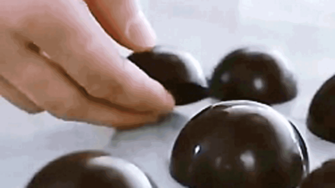آموزش تهیه گوی شکلاتی با قالب نیمکره + فیلم