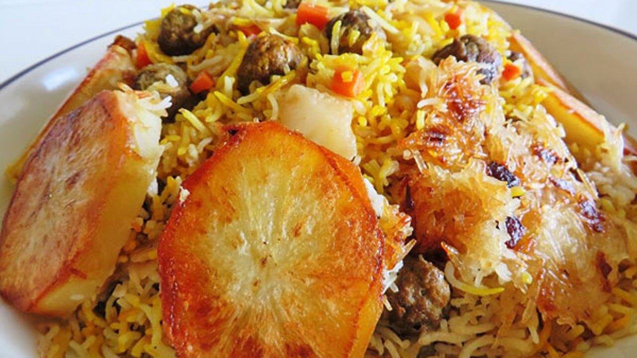 روش طبخ رشته پلو با کلم + فیلم