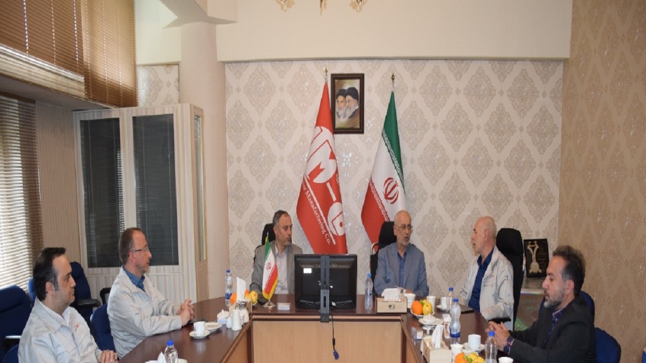 تراکتورسازی برندی و افتخاری برای کشور است