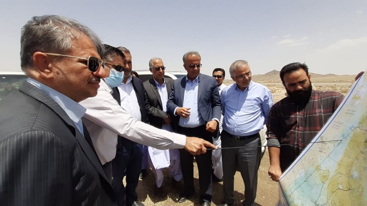 بازدید اعضای کمیسیون عمران مجلس شورای اسلامی از عملیات ساخت محور زاهدان- خاش
