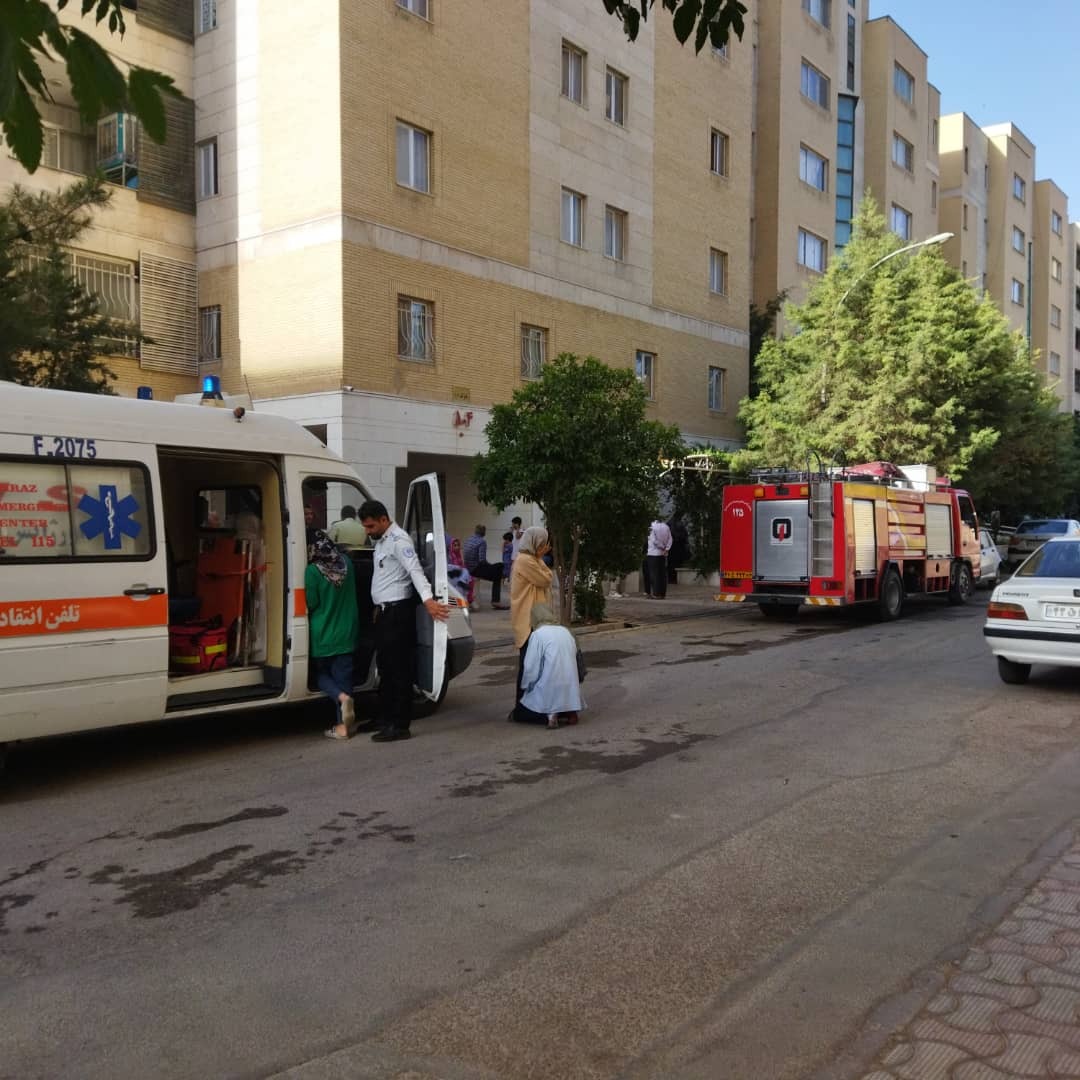 اتصال برق آسانسور یک ساختمان مسکونی/ مصدومیت ۱۰ نفر با مشکل تنگی نفس