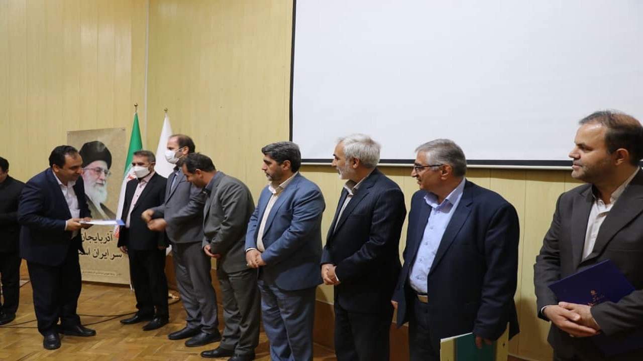 انتخاب نخبه علمی دنیا به عنوان مشاور امور دانش بنیان فرماندار تبریز