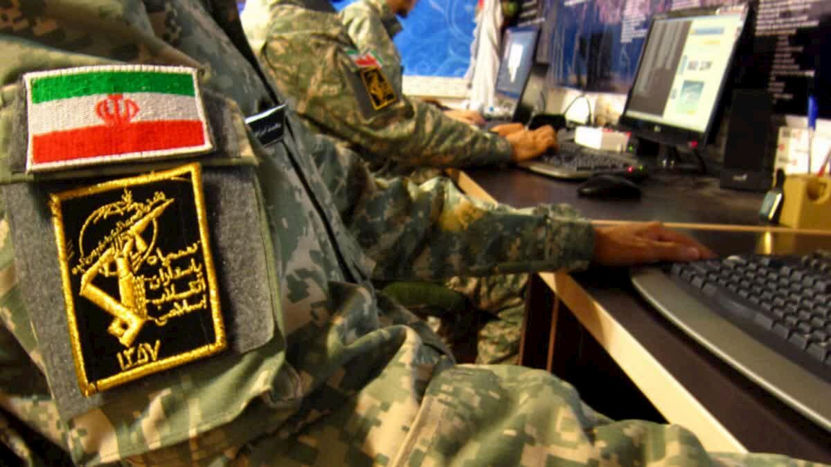 چرا باید به فضای مجازی به عنوان پنجمین عرصه نبرد توجه کرد؟
