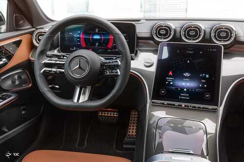 مرسدس بنز GLB در مقابل GLC 2022: کدام یک مرسدس SUV بهتر است؟ + فیلم