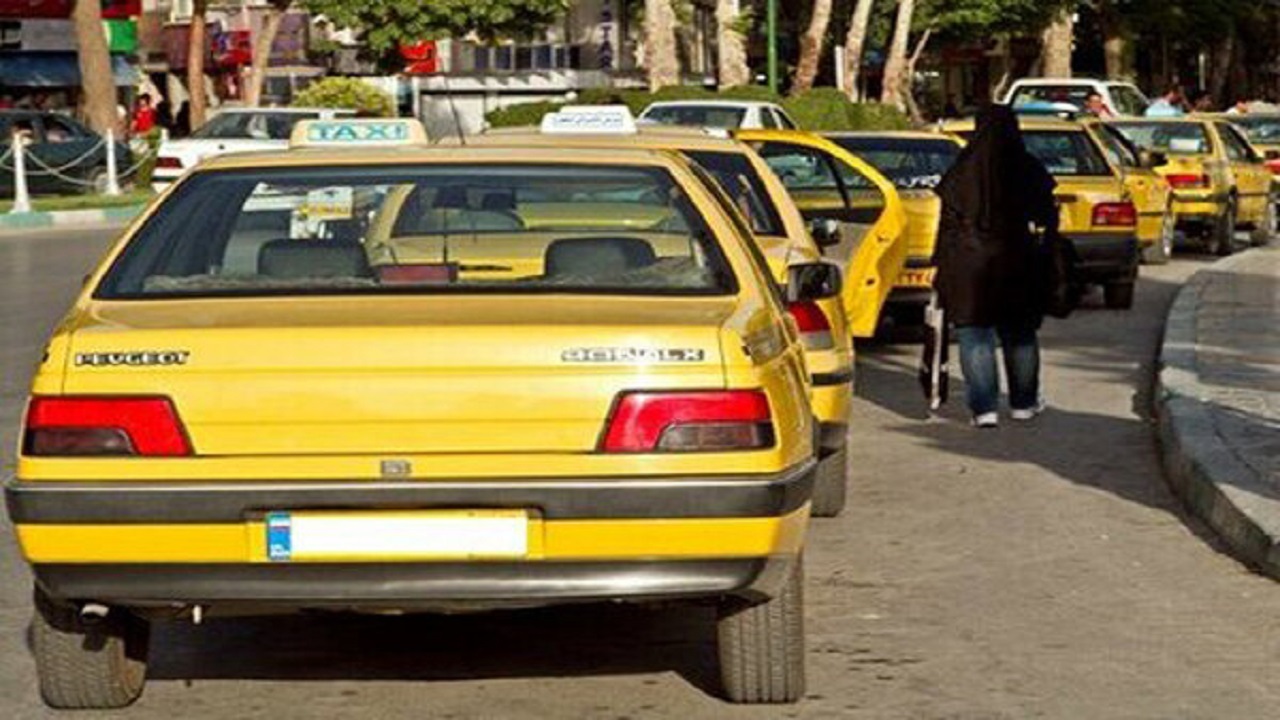 تحویل ۱۱۰ مورد اشیای جامانده در تاکسی‌ها توسط تاکسیرانان قزوینی