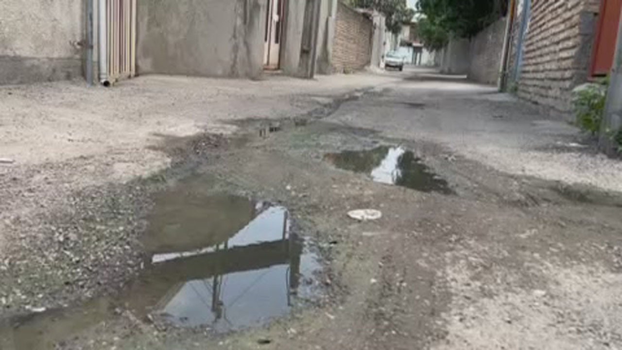 فاضلابی که روانه کوچه‌ها می‌شود+فیلم