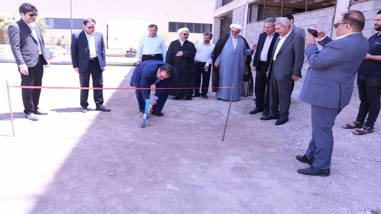 آغاز احداث بزرگترین پایانه صادراتی ماهیان زینتی دراستان قزوین