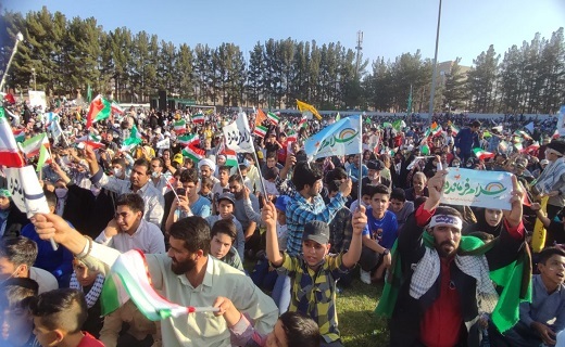 برگزاری اجتماع سلام فرمانده در ورزشگاه آزادی بیرجند